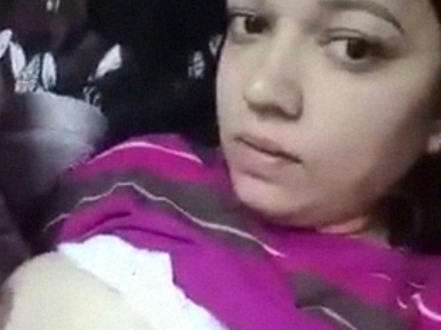 Indian teenage girl showing badi boobs