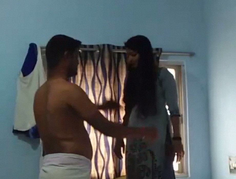 Indian College lovers sex video captured at home