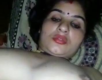 Typical desi aunty naked video