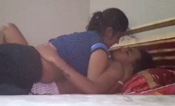 Desi guy sucking boobs of his neighbor bhabhi