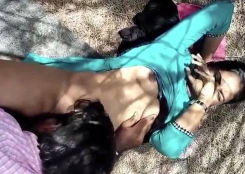 Tamil outdoor pussy licking MMS