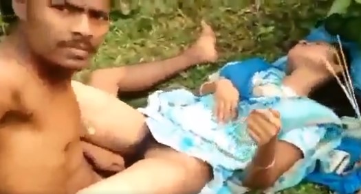 Indian Young Couple fucking outdoor in the field