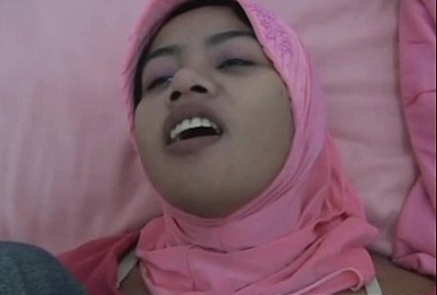 Bangladeshi sex video of an amateur girl in a hotel room