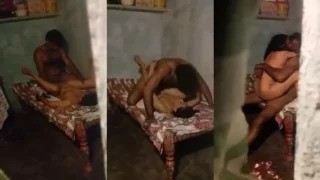 Secretly made a video of the neighbor Bhabhi having sex