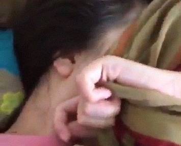 Shy Lahore college girl enjoying sex video