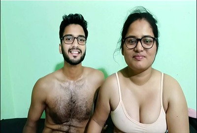 A young guy bangs his busty teacher’s cunt in the bf video