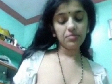 Matured figure Indian wife fully exposed by lover