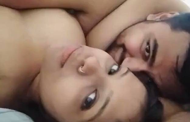 Lovely figured desi nude romance