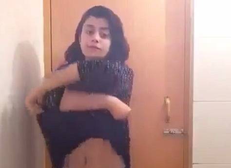 Punjabi kudi Devika stripping MMS