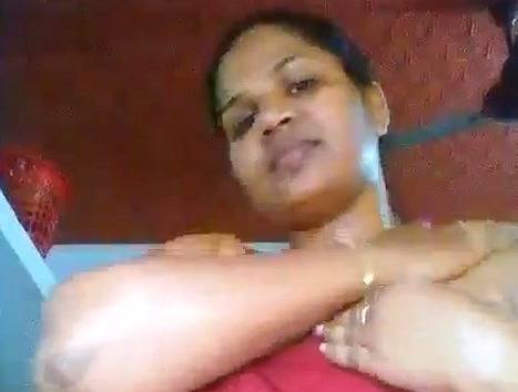 Malayali aunty mula thazhukal video