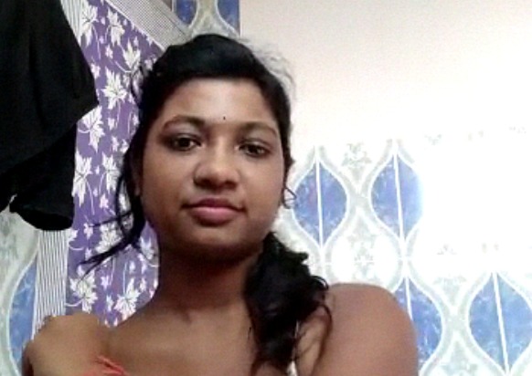 Malayali chechi nude show of her Big boobs and Pooru