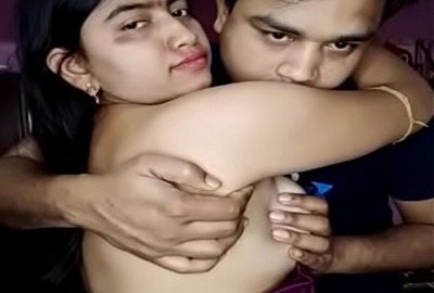 A nude couple goes live online in an Indian desi sex video