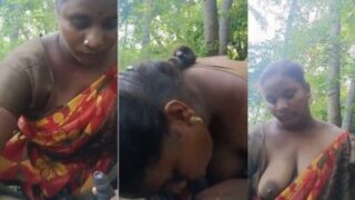 Desi Tamil lady gives an Blowjob in the jungle