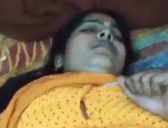 Saree XNXX sex video of yellow saree aunt