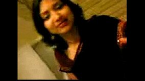 Beautiful sari Babe giving blowjob