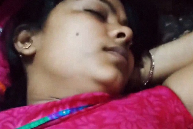 Saree chudai video with sexy desi bhabhi