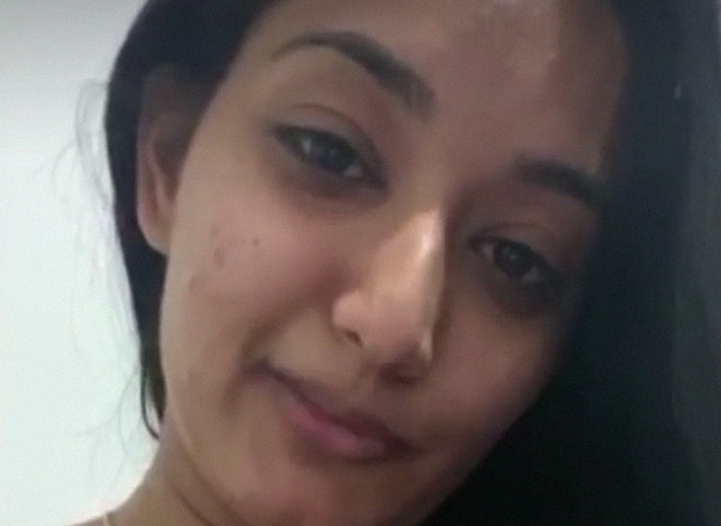 Nude teasing video of Sexy Pakistani kudi